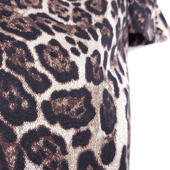 Alice + Olivia Kirby Ruffle Short Sleeve Dress in Leopard Print - Picture 4 of 10